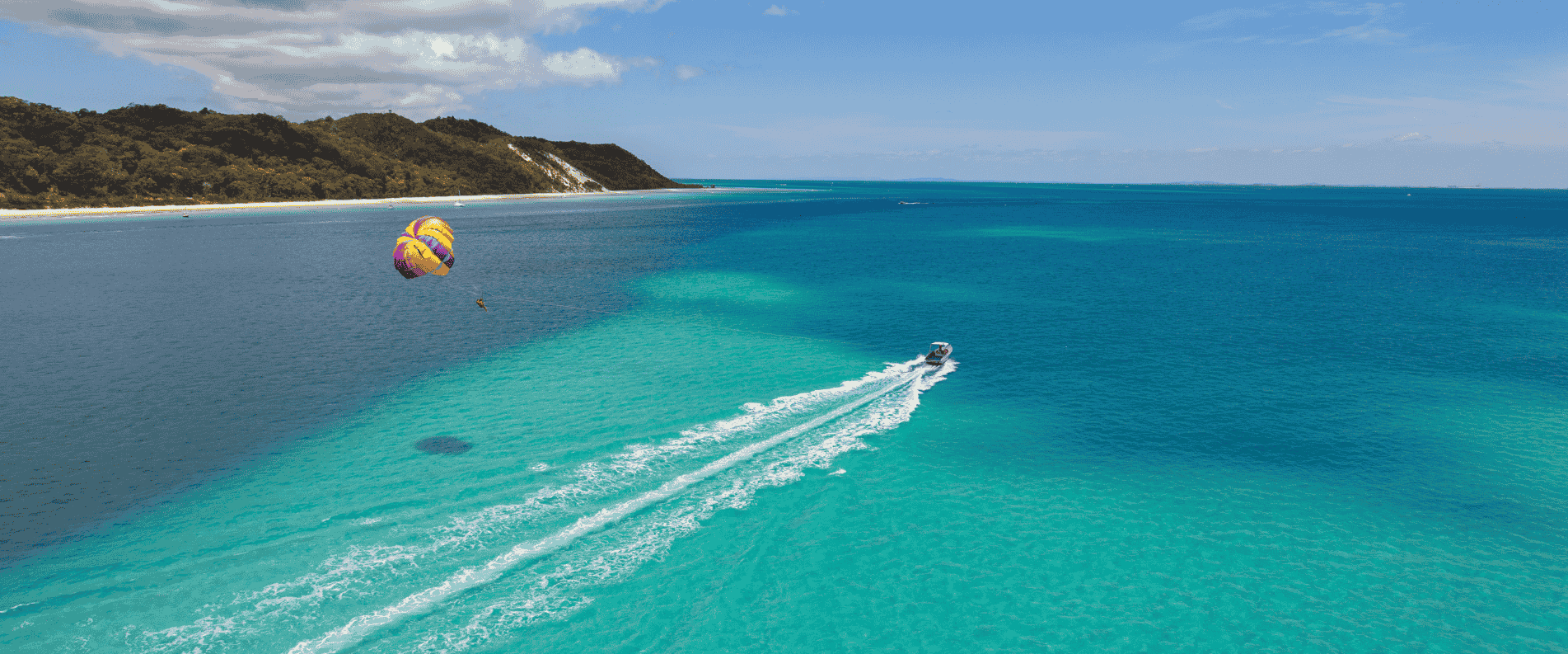 Paragliding at Tangalooma