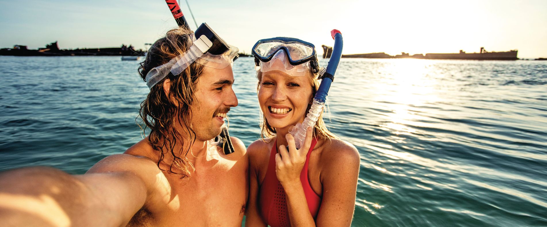 couple snorkerling